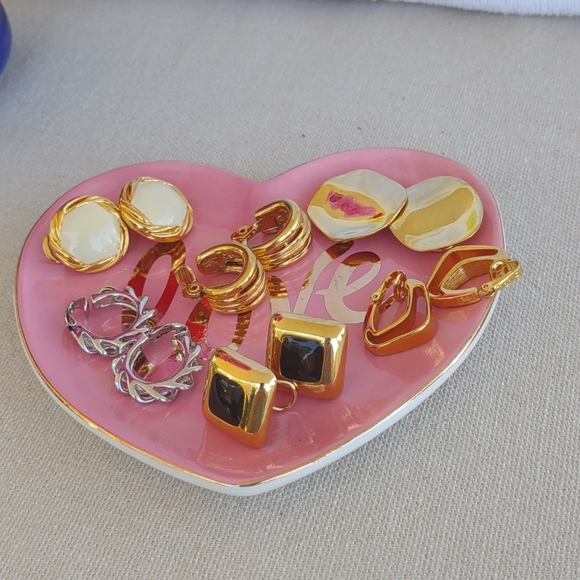Vintage Clip Earrings - Picture 1 of 12